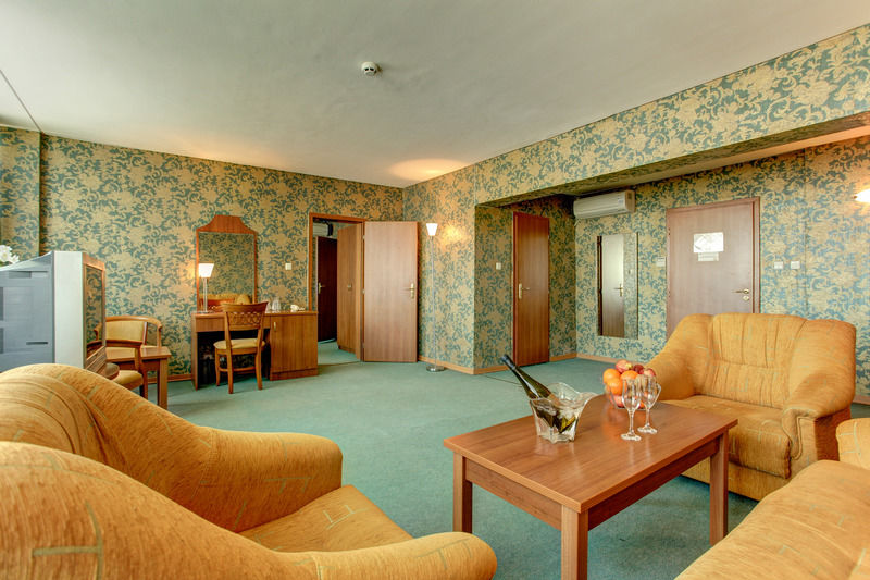 Hemus Hotel Sofia Buitenkant foto