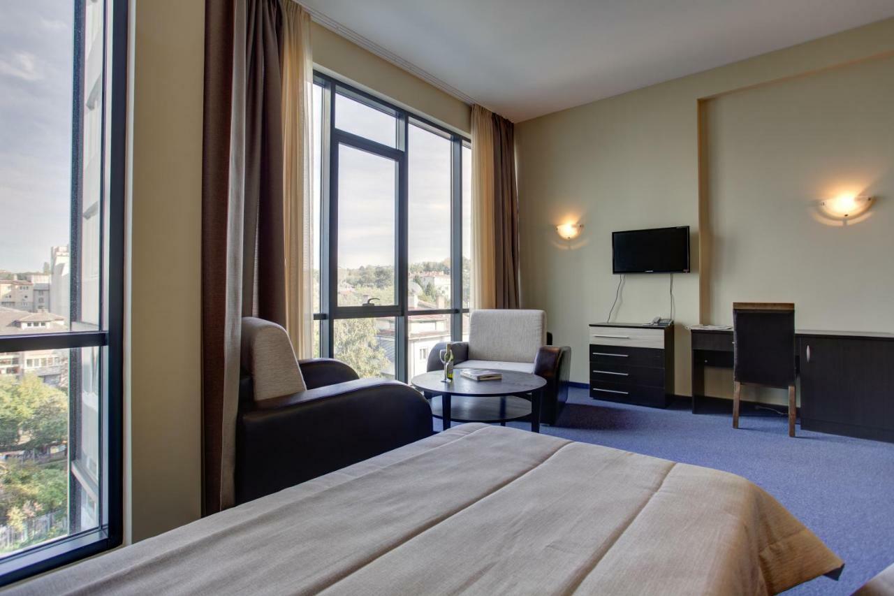 Hemus Hotel Sofia Buitenkant foto