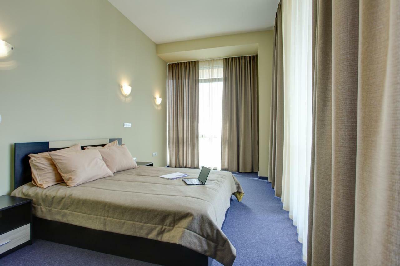 Hemus Hotel Sofia Buitenkant foto